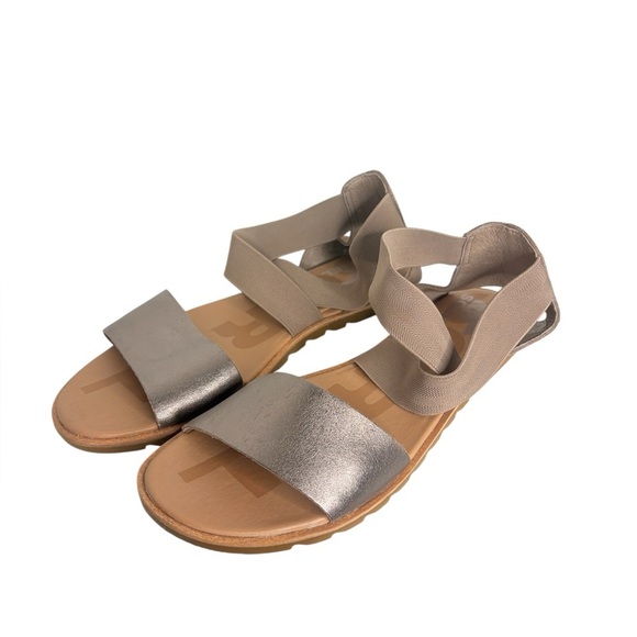 Sorel Shoes - Sorel Ella II Flat Sandals in a metallic finish ash brown size 10